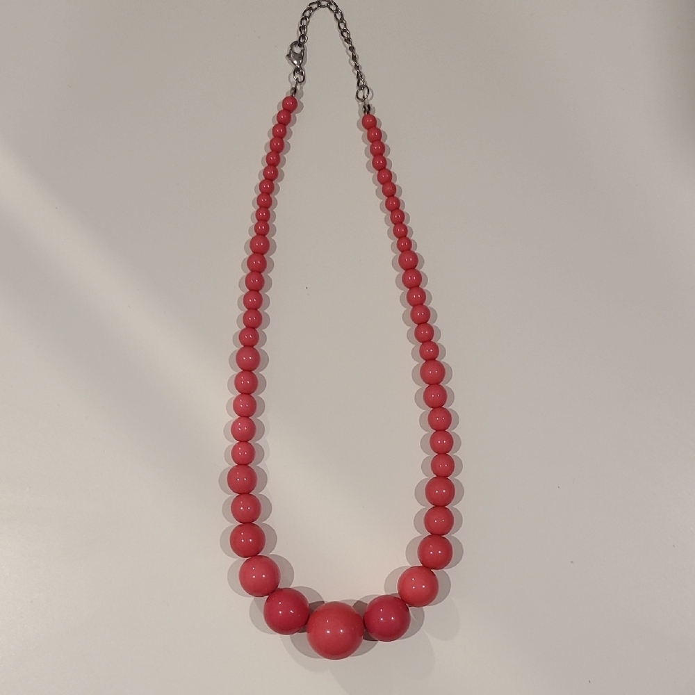 Elegant Pink Beaded Necklace